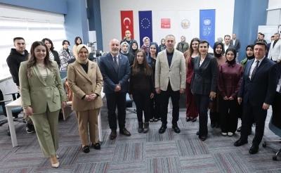 Gen&ccedil;ler i&ccedil;in Dijital Gen&ccedil;lik Merkezi a&ccedil;ıldı
