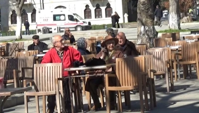 Gen&ccedil;ler ka&ccedil;ıyor, emekliler yerleşiyor: Sinop&rsquo;ta &ccedil;alışan sayısı, emeklilerin gerisinde kaldı
