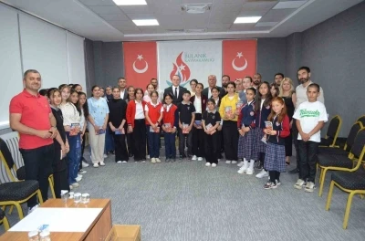 Gen&ccedil;ler "Yıldızlara Yakın" kitabını Kaymakam Koşansu ile değerlendirdi
