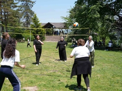 Gen&ccedil;ler Samandere Şelalesi&rsquo;nde doğayla buluştu
