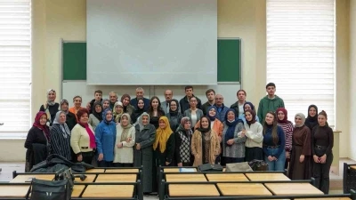 Gen&ccedil;ler sordu, tecr&uuml;be konuştu
