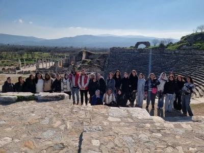 Gen&ccedil;ler, tarih dolu bir g&uuml;n ge&ccedil;irdi
