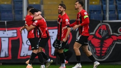 Gen&ccedil;lerbirliği evinde Gaziantep FK'yı devirdi