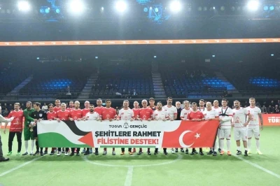 Gen&ccedil;Lig 2026 lansmanında &uuml;nl&uuml; isimlerin katılımıyla g&ouml;steri ma&ccedil;ı d&uuml;zenlendi
