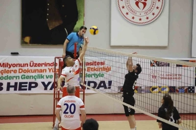 Gen&ccedil;lik Haftası kapsamında kurumlar arası voleybol turnuvası başladı
