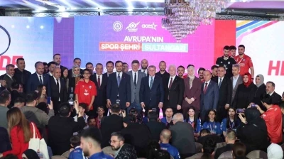 Gen&ccedil;lik ve Spor Bakanı Bak: "T&uuml;rkiye her haliyle spor &uuml;lkesi olma yolunda hızlıca ilerliyor"
