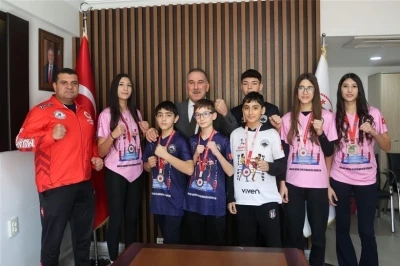 Gen&ccedil;lik ve Spor İl M&uuml;d&uuml;r&uuml; Yığmatepe Muay Thai&rsquo;de başarılı olan sporcuları ağırladı
