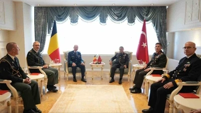 Genelkurmay Başkanı Bayraktaroğlu, Bel&ccedil;ikalı mevkidaşı ile g&ouml;r&uuml;şt&uuml;
