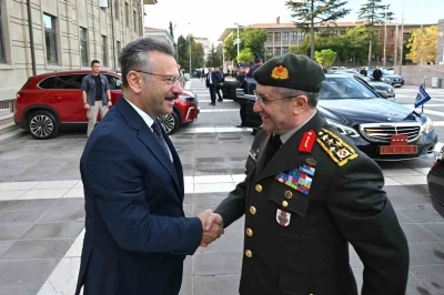 Genelkurmay Başkanı Vali Aksoy’u ziyaret etti
