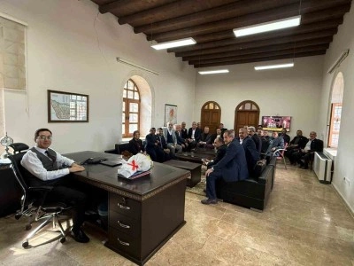 Gerc&uuml;ş Kaymakamı &Ouml;ztaş muhtarlarla bir araya geldi