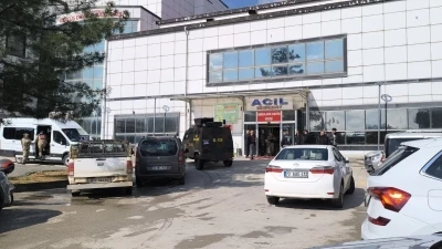 Gerc&uuml;ş&rsquo;te bı&ccedil;aklı kavga: 1 &ouml;l&uuml;
