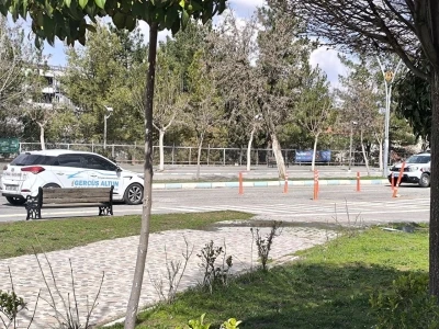 Gerc&uuml;ş&rsquo;te bulvar işgali: Kaldırılmayan eğitim dubaları trafiği esir aldı
