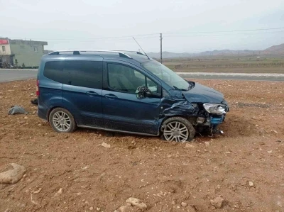 Gerc&uuml;ş&rsquo;te &ccedil;arpışan ara&ccedil;lardan burunları bile kanamadan kurtuldular
