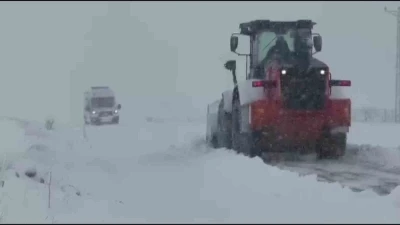 Gerc&uuml;ş&rsquo;te kardan kapanan 45 k&ouml;y yolu ulaşıma a&ccedil;ıldı
