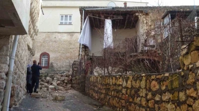Gerc&uuml;ş&rsquo;te sağanak yağışlara dayanamayan ev &ccedil;&ouml;kt&uuml;

