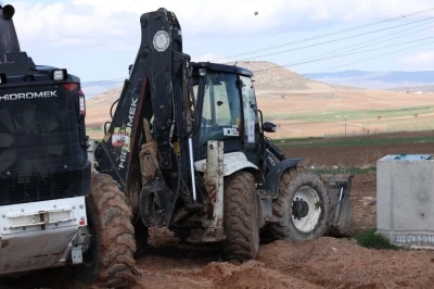 Gergeme Mahallesi&rsquo;nde yol yapım &ccedil;alışmaları s&uuml;r&uuml;yor
