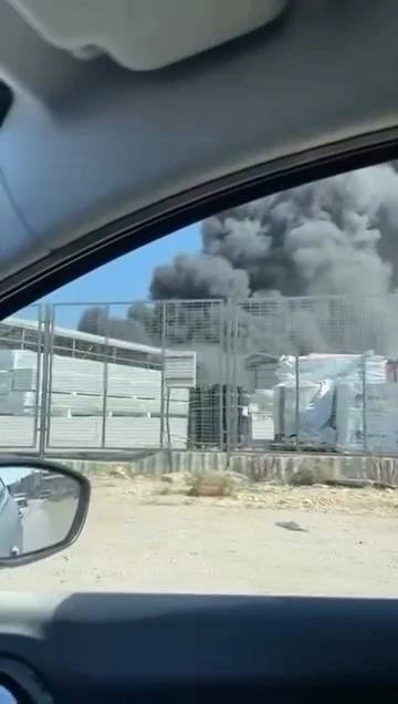 Geri dönüşüm fabrikasında korkutan yangın
