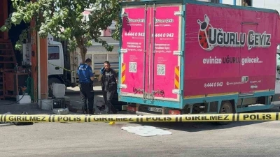 Geri manevra yapan kamyonetin altında kalan çocuk hayatını kaybetti
