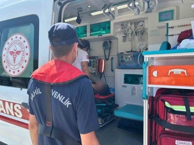 Gezi teknesinde yaralanan çocuk için tıbbi tahliye
