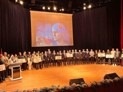 GİBT&Uuml; ebelik b&ouml;l&uuml;m&uuml; &ouml;ğrencisi Sedef Altun T&uuml;rkiye &uuml;&ccedil;&uuml;nc&uuml;s&uuml; oldu