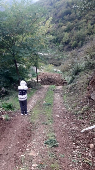 Giresun’da köy yolu arazi sahibi tarafından kapatıldı
