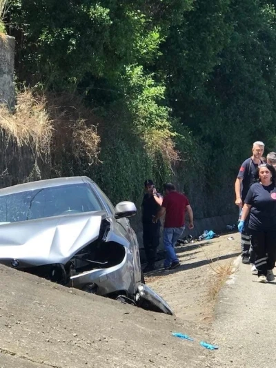 Giresun&rsquo;da otomobil ile motosiklet &ccedil;arpıştı: 1 &ouml;l&uuml;,3 yaralı
