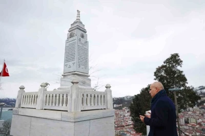 Giresun&rsquo;un yeni valisi Mustafa Ko&ccedil; ilk ziyaretini Topal Osman Ağa&rsquo;nın mezarına yaptı
