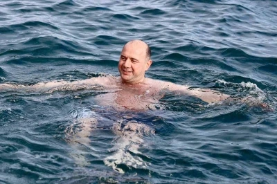 Giresun Valisi Serdenge&ccedil;ti&rsquo;den kış ortasında deniz keyfi
