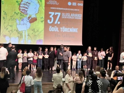 GKV&rsquo;li minik ressamlardan uluslararası sanat zaferi
