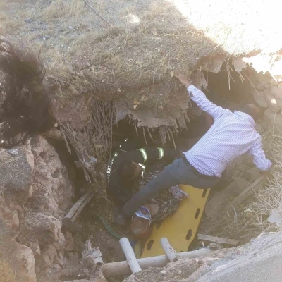 Göçük altında kalan yaşlı kadın kurtarıldı
