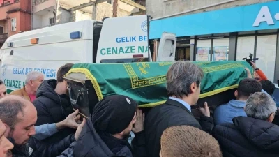 G&ouml;&ccedil;&uuml;kte &ouml;len madenciler Ziya Kiret ve Veysel Oru&ccedil;oğlu son yolculuğuna uğurlandı
