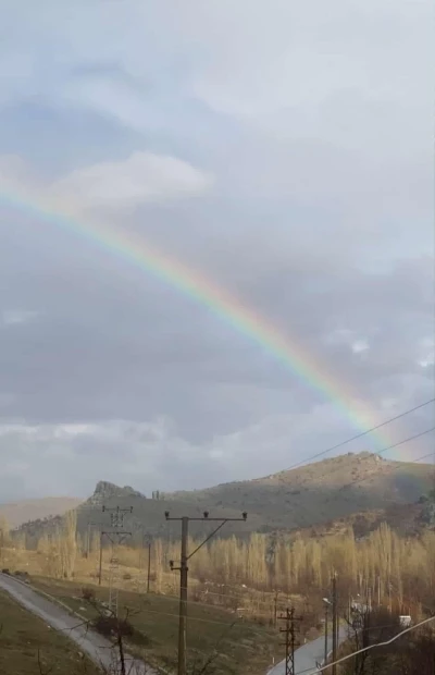 G&ouml;kkuşağı g&ouml;rsel g&uuml;zellik oluşturdu
