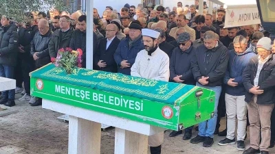 G&ouml;kova K&ouml;rfezi&rsquo;nde tekne faciası sonucu hayatını kaybeden &Ouml;zt&uuml;rk son yolculuğuna uğurlandı
