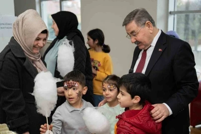 G&ouml;lbaşı Belediyesi &ccedil;ocuklarla şenlik alanında buluştu
