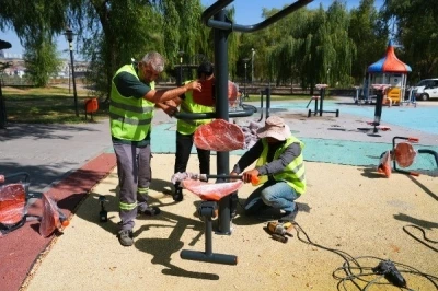 Gölbaşı Belediyesi’nden parklara kapsamlı bakım ve yenileme çalışması
