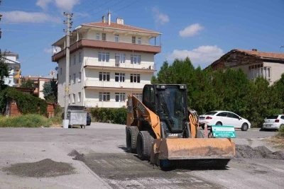 Gölbaşı Belediyesi yol çalışmalarına devam ediyor
