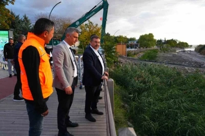 Gölbaşı Belediyesinden doğaya nefes: Mogan Gölü’nde 2. Etap temizlik çalışmaları başladı
