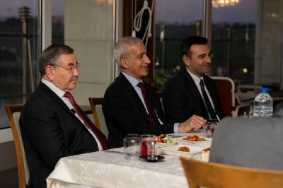 G&ouml;lbaşı il&ccedil;e erkanı iftarda bir araya geldi
