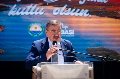 G&ouml;lbaşı&rsquo;nda &ccedil;evre şenliği renkli g&ouml;r&uuml;nt&uuml;lere sahne oldu
