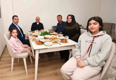 G&ouml;lbaşı&rsquo;nda g&ouml;n&uuml;l sofrasında iftar

