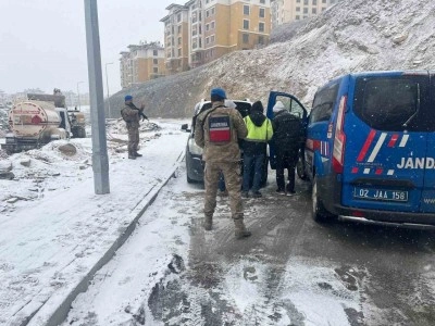 G&ouml;lbaşı&rsquo;nda jandarma vatandaşın g&uuml;venliği i&ccedil;in n&ouml;bette