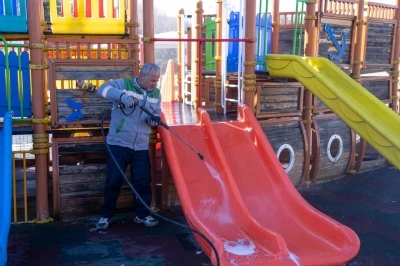 G&ouml;lbaşı&rsquo;nda parklar yaza hazırlanıyor
