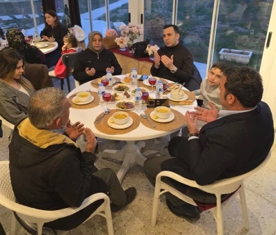 G&ouml;lbaşı&rsquo;nda şehit yakınları ve gazilerle iftar programı
