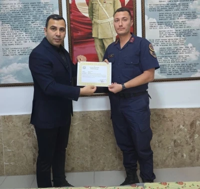 G&ouml;lbaşı&rsquo;nda tayini &ccedil;ıkan jandarma personeline başarı belgesi
