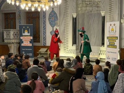 G&ouml;lc&uuml;k&rsquo;te &ccedil;ocuklar ramazan geleneklerini Karag&ouml;z ve Hacivat ile &ouml;ğreniyor

