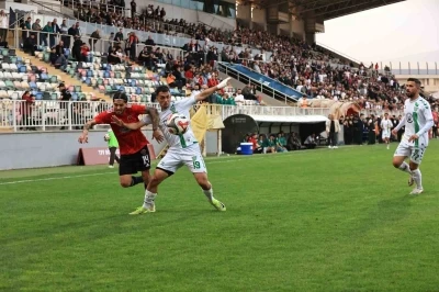 G&ouml;lc&uuml;kspor, 5 yıl aradan sonra 3. TFF Lig&rsquo;e y&uuml;kseldi
