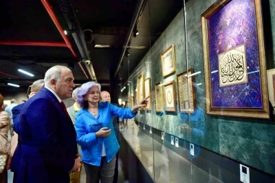 ‘Gölgesiz İzler’ sergisi Fatih’te sanatseverler ile buluştu
