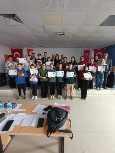 G&ouml;me&ccedil;&rsquo;te Kur&rsquo;an&rsquo;ı Kerim okuma yarışması d&uuml;zenlendi
