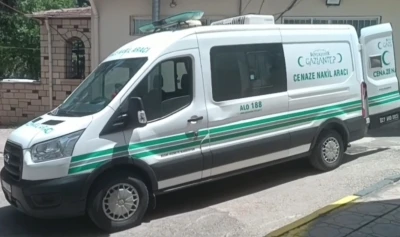 G&ouml;mleği ağaca takılınca d&uuml;şt&uuml;, kullandığı trakt&ouml;r&uuml;n altında hayatını kaybetti
