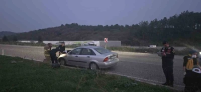 Gönen-Bandırma kara yolunda iki araç çarpıştı: 3 yaralı
